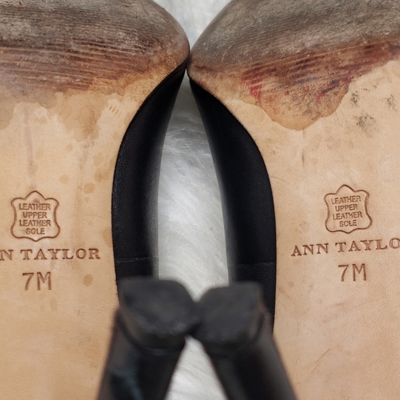 Ann Taylor round toe black leather pumps 7 - Picture 6 of 7